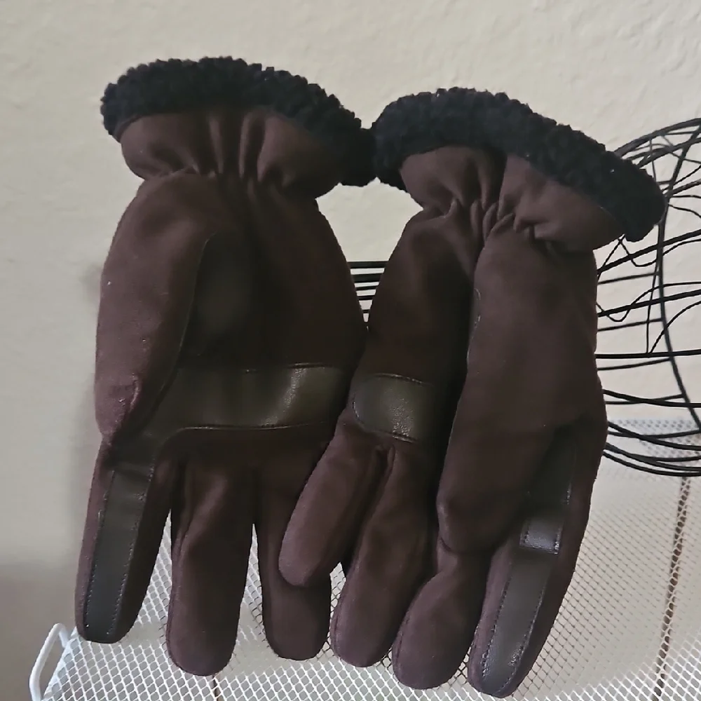 Isotoner Brown Winter Gloves with Black Trim Size L/XL